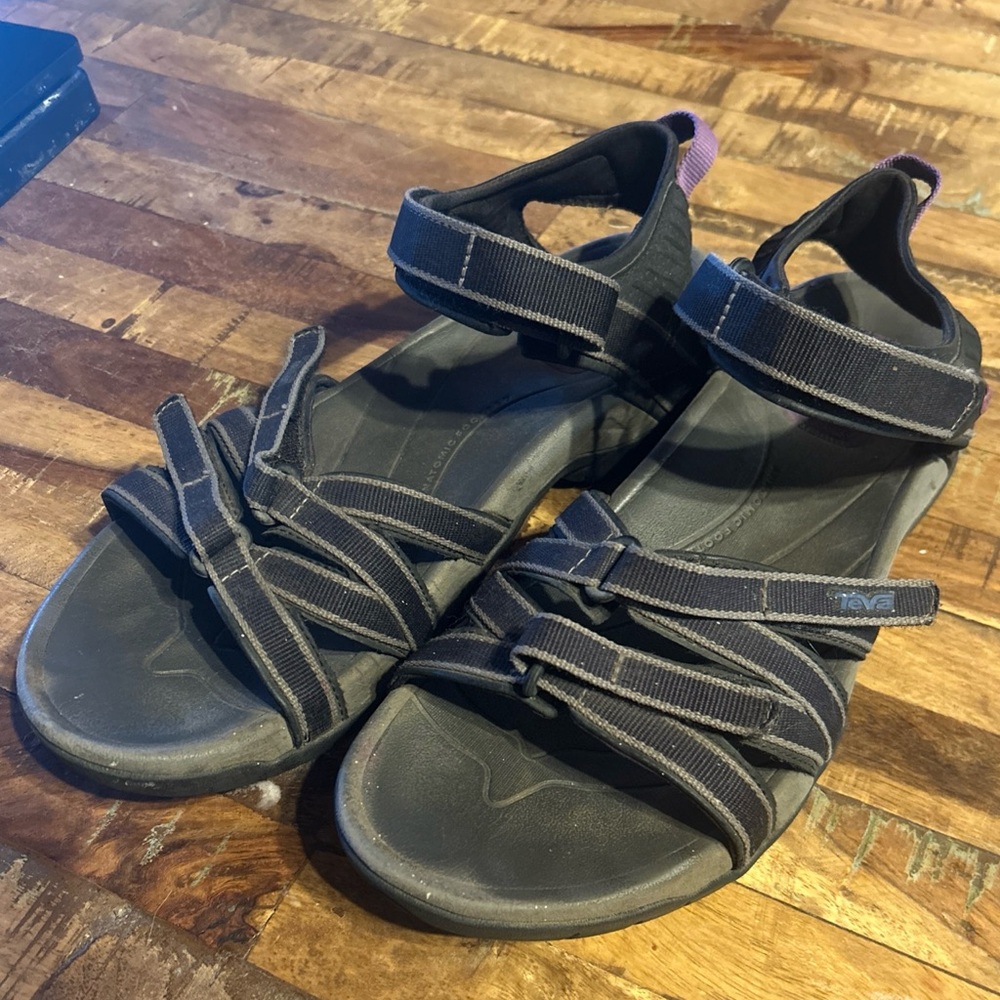 Women’s Teva Tirra Hiking Sandals 9.5 Black Purple Gray Outdoor Strappy CUTE